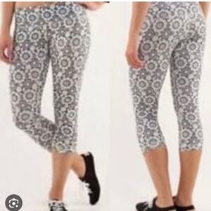 Lululemon Wunder Under Crop 21" Grey Twiggy Floral Leggings Size 6